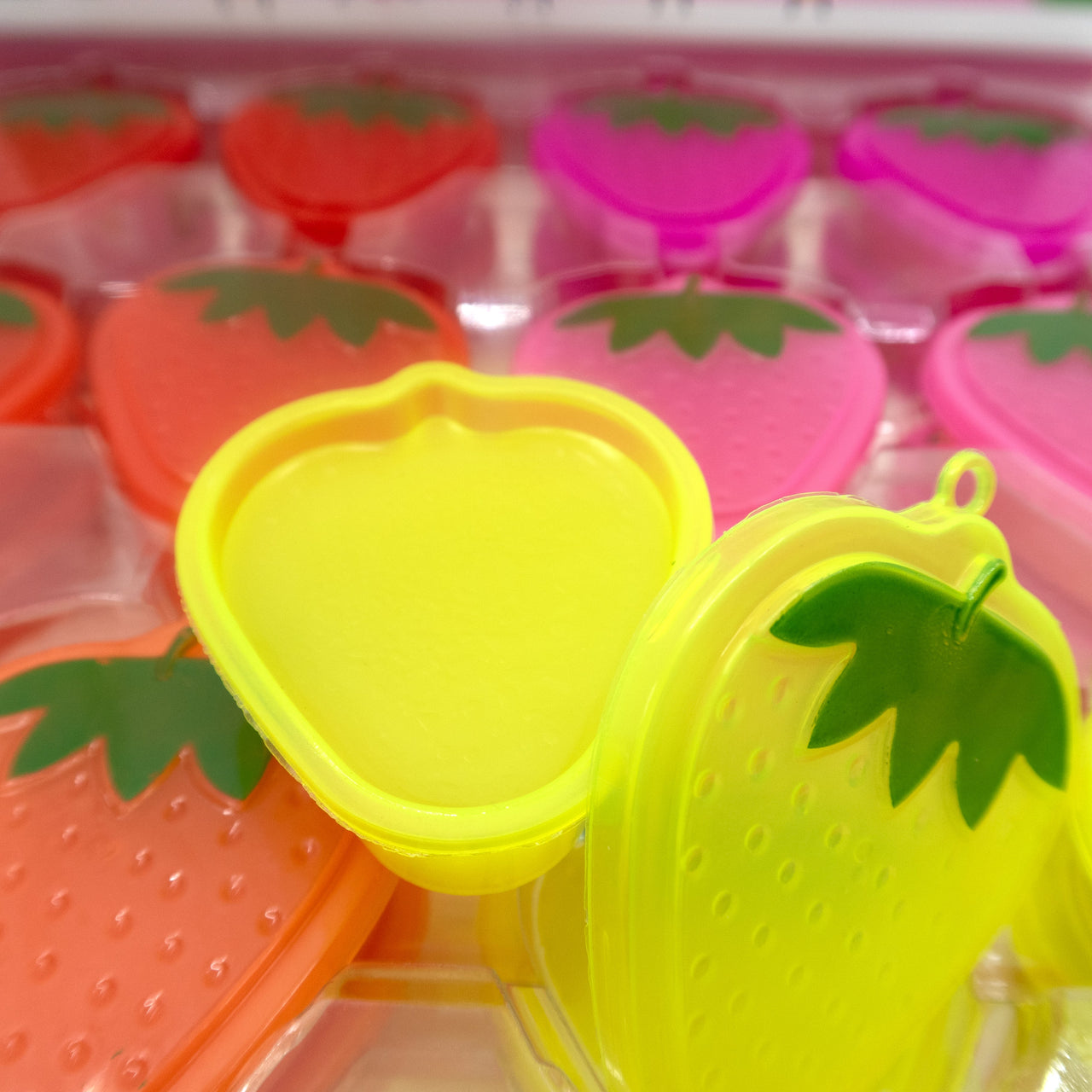 Lip balm fresita de colores